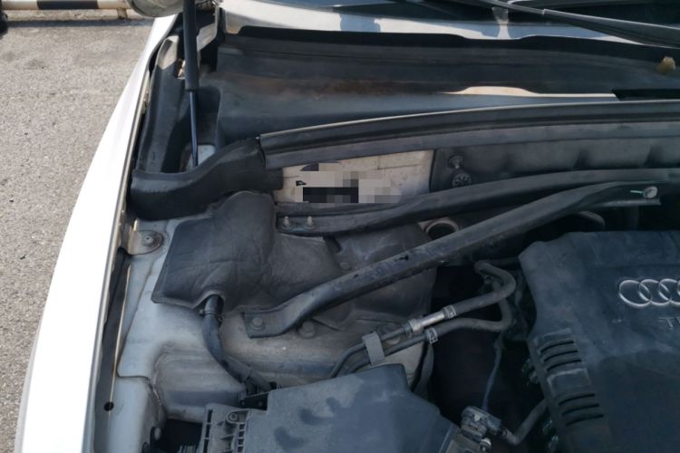 Used Audi Q5 2013 40 TFSI Ambition Engine Bay Right