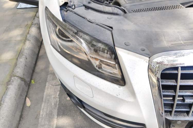 Used Audi Q5 2013 40 TFSI Technology Edition Engine Bay Right