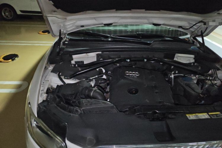 Used Audi Q5 2013 40 TFSI Technology Edition Engine Bay Right