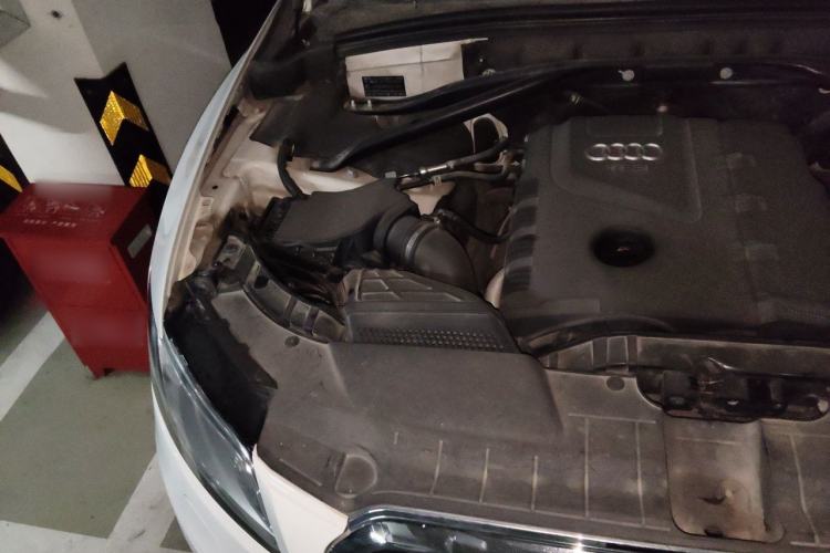 Used Audi Q5 2013 40 TFSI Comfort Edition Engine Bay Right
