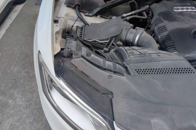 Used Audi Q5 2013 40 TFSI Technology Edition Engine Bay Right