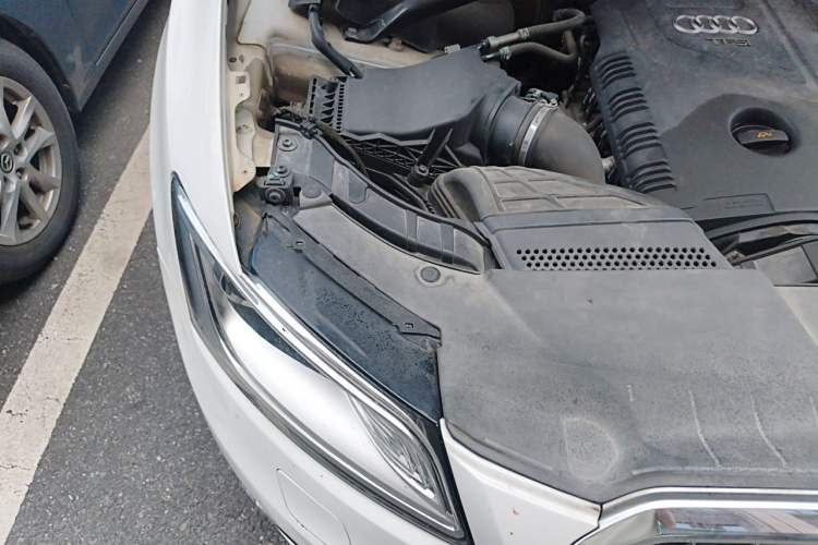 Used Audi Q5 2013 40 TFSI Ambition Engine Bay Right