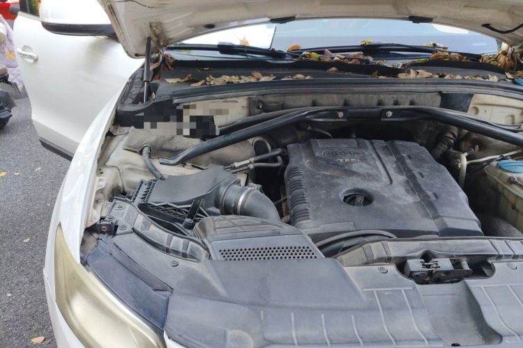 Used Audi Q5 2013 40 TFSI Comfort Edition Engine Bay Right