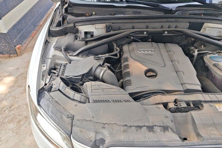 Used Audi Q5 2013 40 TFSI Ambition Engine Bay Right