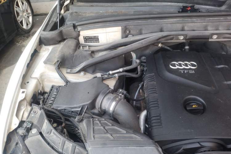 Used Audi Q5 2013 40 TFSI Technology Edition Engine Bay Right