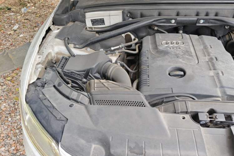 Used Audi Q5 2013 40 TFSI Ambition Engine Bay Right