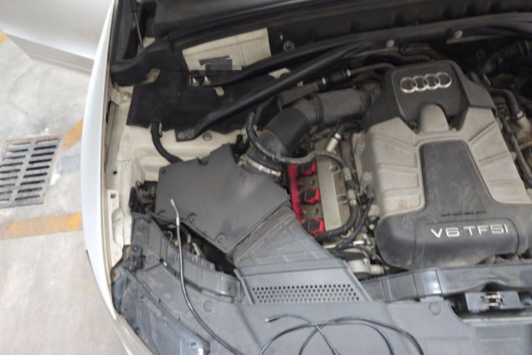 Used Audi Q5 2013 45 TFSI quattro Sport Edition Engine Bay Right