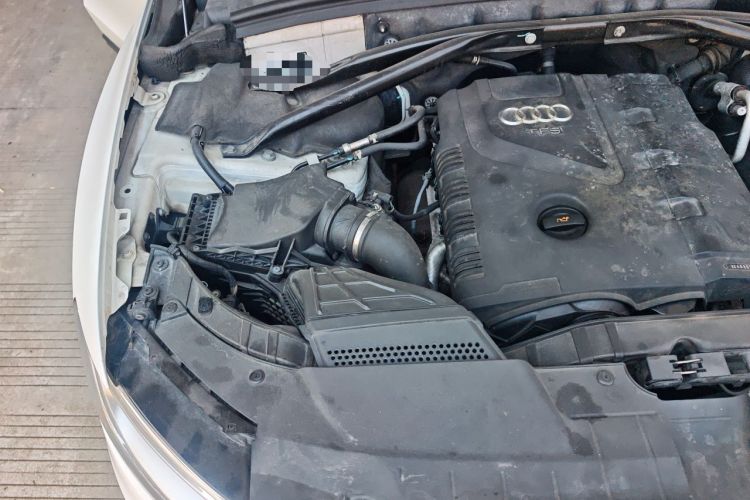 Used Audi Q5 2013 40 TFSI Technology Edition Engine Bay Right