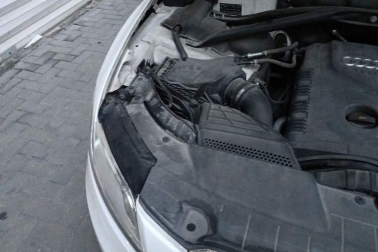 Used Audi Q5 2013 40 TFSI Technology Edition Engine Bay Right