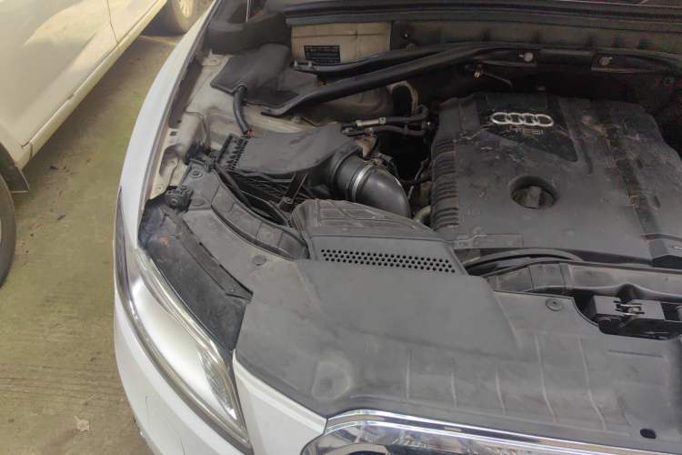Used Audi Q5 2013 40 TFSI Technology Edition Engine Bay Right