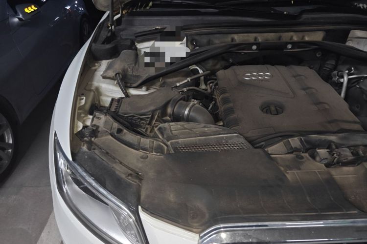 Used Audi Q5 2013 40 TFSI Comfort Edition Engine Bay Right
