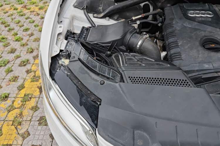 Used Audi Q5 2013 40 TFSI Comfort Edition Engine Bay Right
