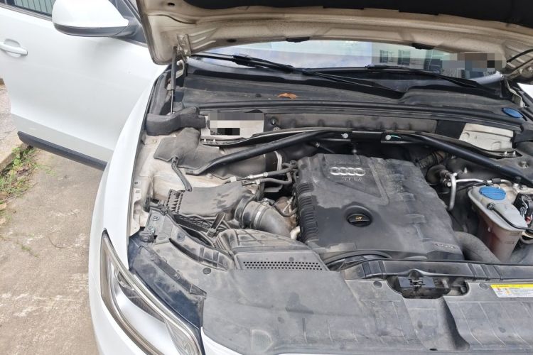 Used Audi Q5 2013 40 TFSI Ambition Engine Bay Right