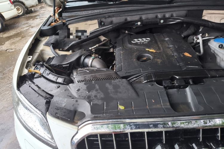 Used Audi Q5 2013 40 TFSI Technology Edition Engine Bay Right