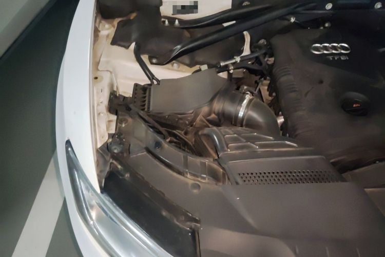 Used Audi Q5 2013 40 TFSI Comfort Edition Engine Bay Right