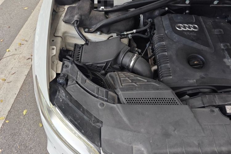 Used Audi Q5 2013 40 TFSI Comfort Edition Engine Bay Right