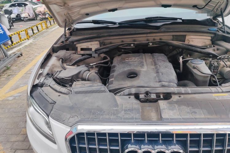 Used Audi Q5 2013 40 TFSI Comfort Edition Engine Bay Right