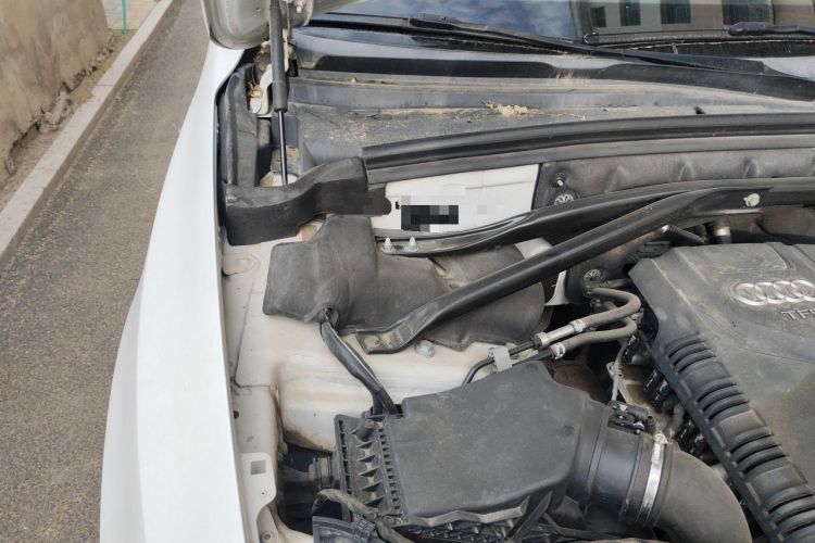 Used Audi Q5 2013 40 TFSI Technology Edition Engine Bay Right