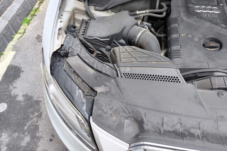 Used Audi Q5 2013 40 TFSI Technology Edition Engine Bay Right