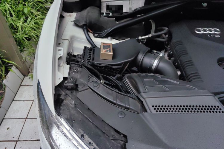Used Audi Q5 2013 40 TFSI Ambition Engine Bay Right