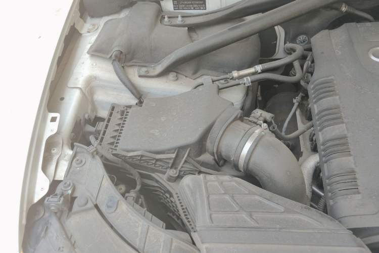 Used Audi Q5 2013 40 TFSI Ambition Engine Bay Right