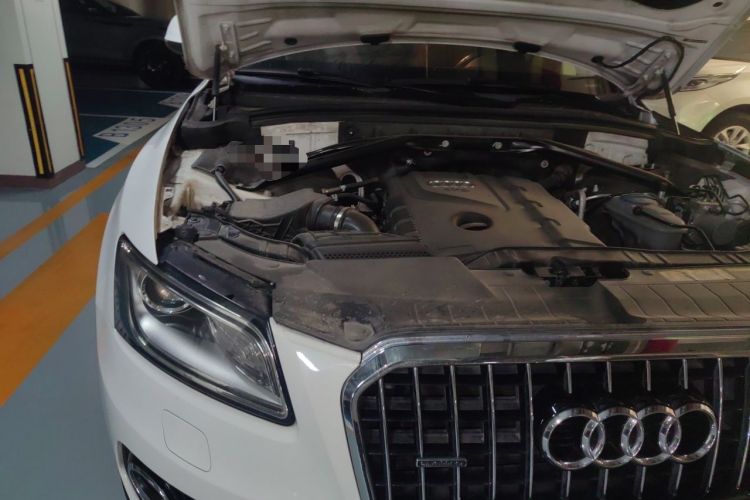 Used Audi Q5 2013 40 TFSI Ambition Engine Bay Right