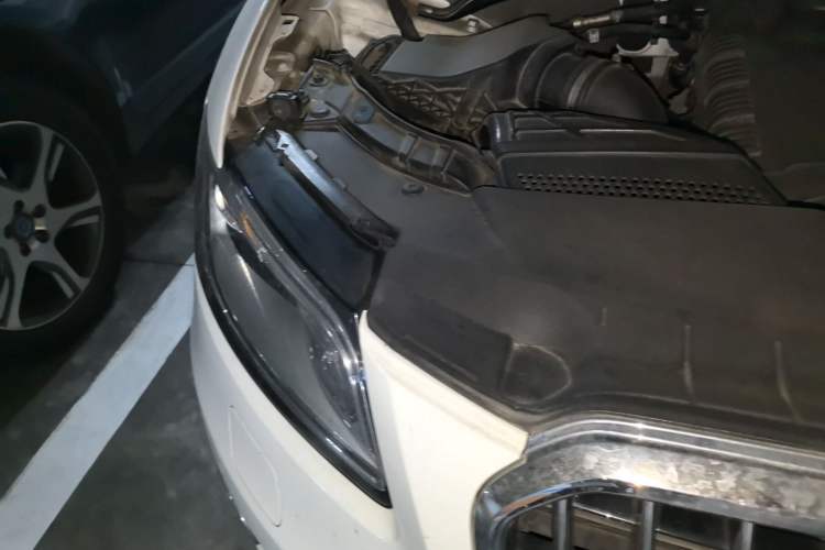Used Audi Q5 2013 40 TFSI Technology Edition Engine Bay Right