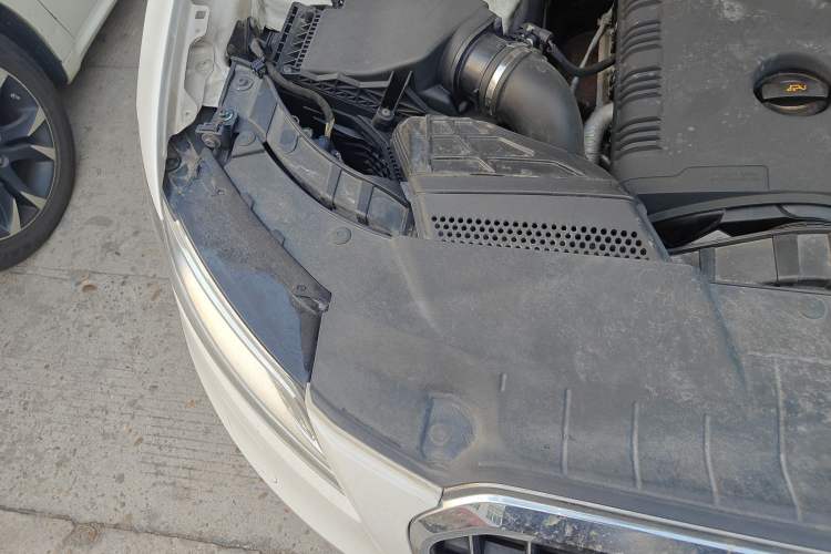Used Audi Q5 2013 40 TFSI Comfort Edition Engine Bay Right