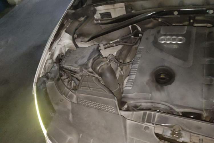 Used Audi Q5 2013 40 TFSI Ambition Engine Bay Right