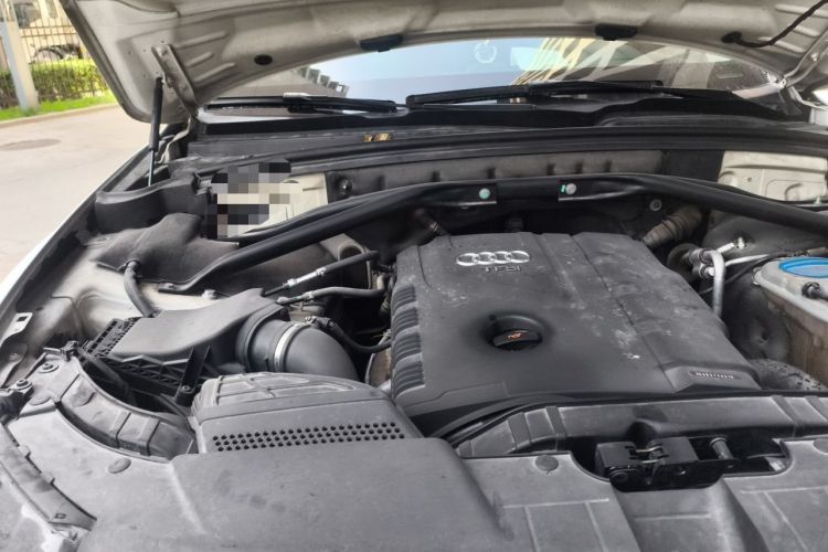 Used Audi Q5 2013 40 TFSI Comfort Edition Engine Bay Right