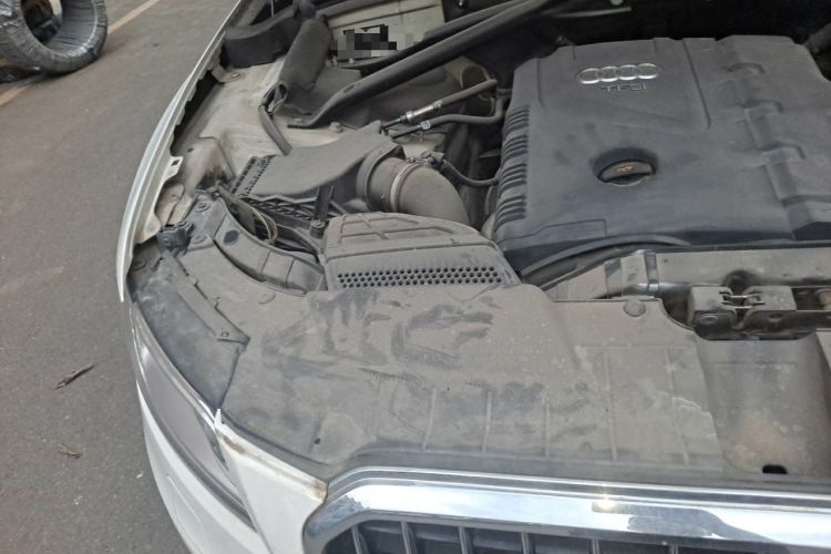 Used Audi Q5 2013 40 TFSI Ambition Engine Bay Right