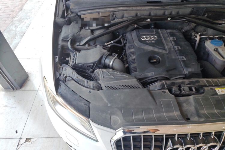 Used Audi Q5 2013 40 TFSI Comfort Edition Engine Bay Right