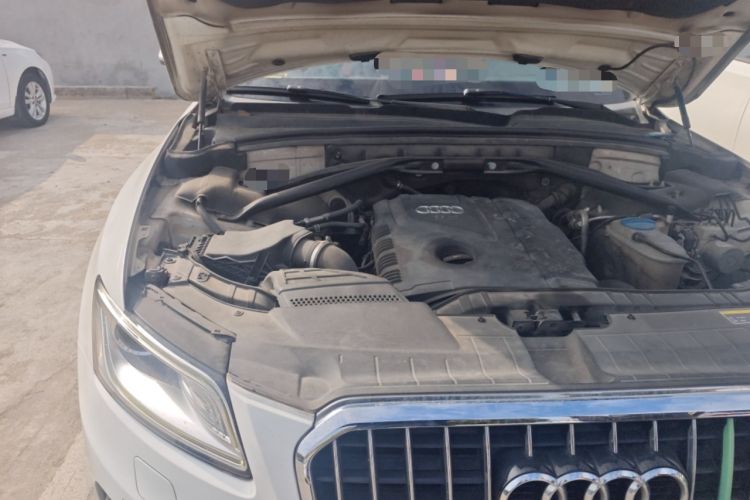 Used Audi Q5 2013 40 TFSI Technology Edition Engine Bay Right