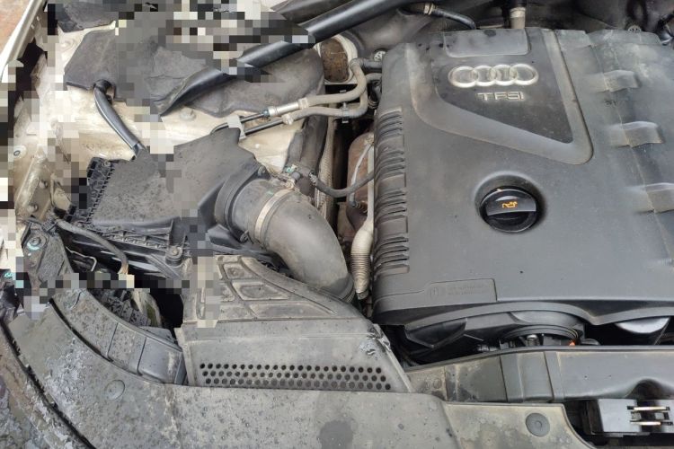 Used Audi Q5 2013 40 TFSI Comfort Edition Engine Bay Right