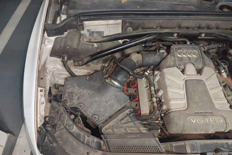 Used Audi Q5 2013 45 TFSI quattro off-road version Engine Bay Right