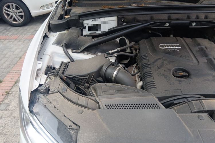 Used Audi Q5 2013 40 TFSI Comfort Edition Engine Bay Right