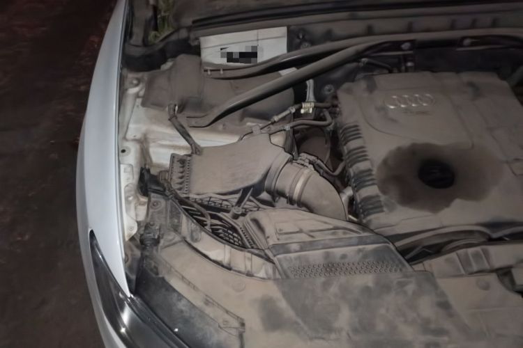 Used Audi Q5 2013 40 TFSI Ambition Engine Bay Right