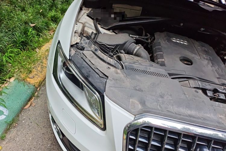 Used Audi Q5 2013 40 TFSI Technology Edition Engine Bay Right