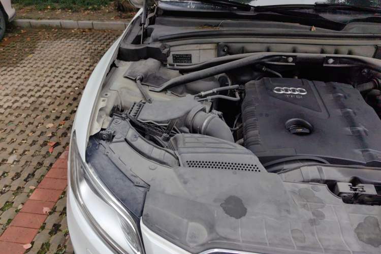 Used Audi Q5 2013 40 TFSI Technology Edition Engine Bay Right