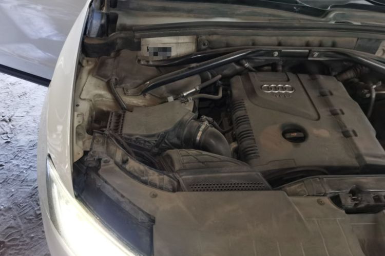 Used Audi Q5 2013 40 TFSI Technology Edition Engine Bay Right