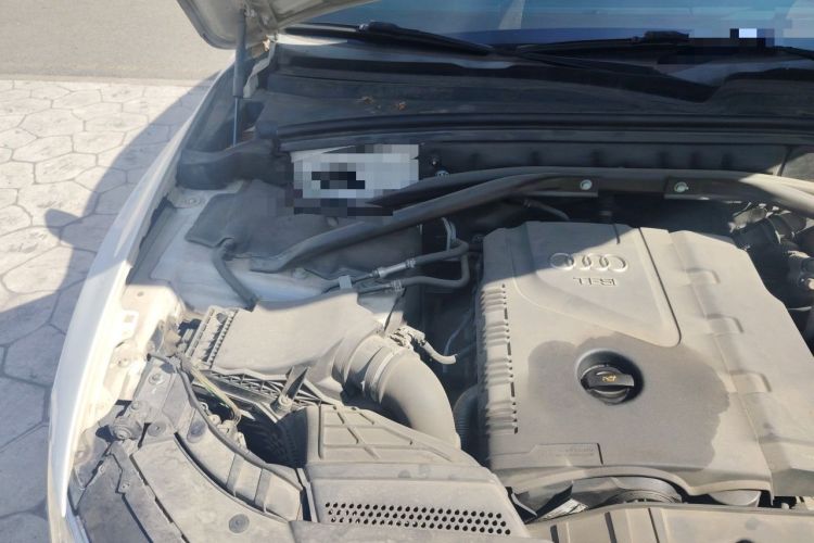 Used Audi Q5 2013 40 TFSI Technology Edition Engine Bay Right