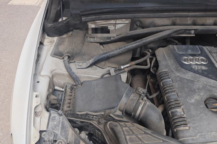 Used Audi Q5 2013 40 TFSI Technology Edition Engine Bay Right