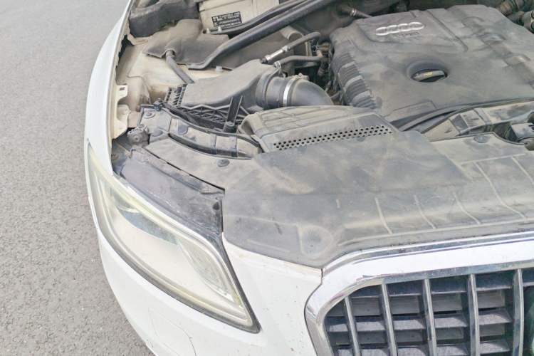 Used Audi Q5 2013 40 TFSI Technology Edition Engine Bay Right