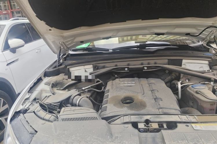 Used Audi Q5 2013 40 TFSI Comfort Edition Engine Bay Right