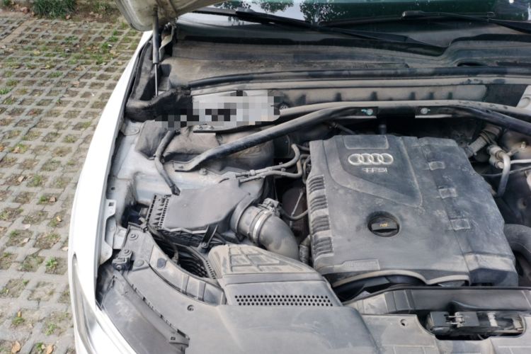 Used Audi Q5 2013 40 TFSI Technology Edition Engine Bay Right