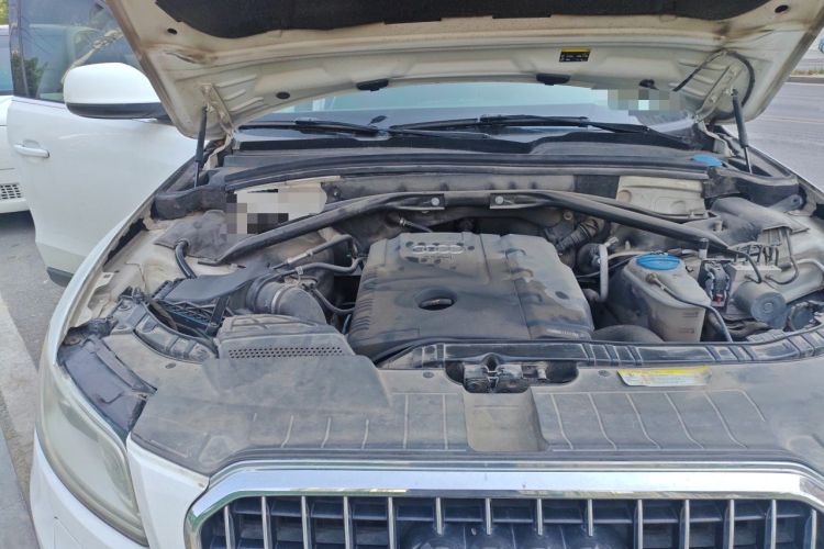 Used Audi Q5 2013 40 TFSI Comfort Edition Engine Bay Right
