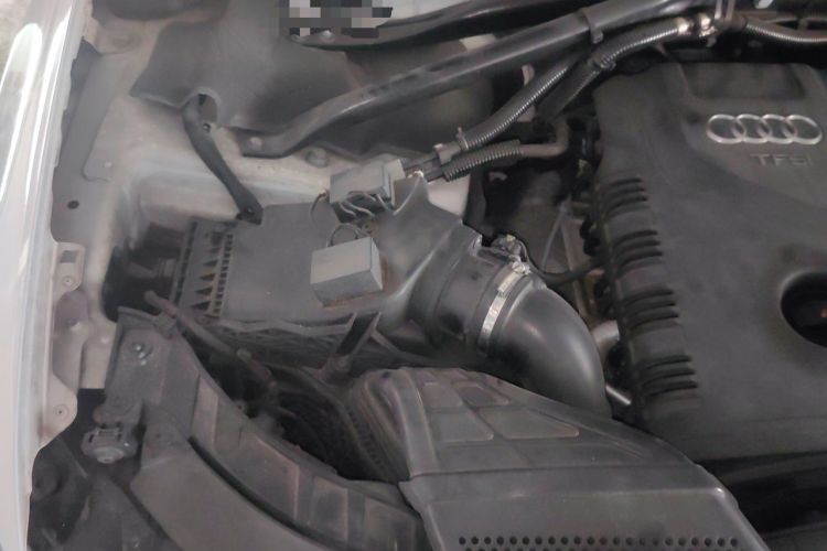 Used Audi Q5 2013 40 TFSI Technology Edition Engine Bay Right