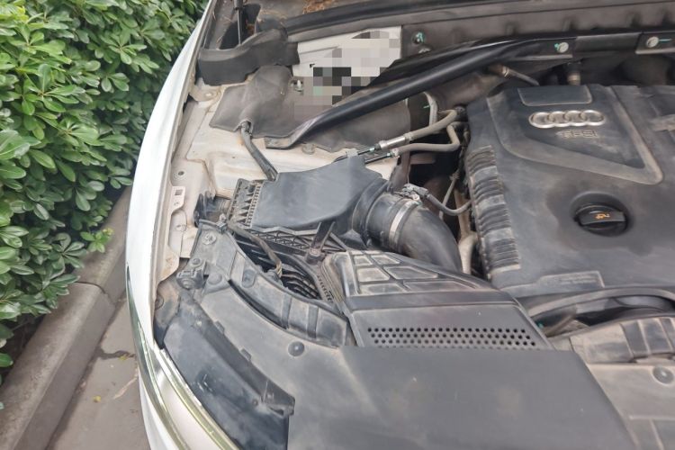 Used Audi Q5 2013 40 TFSI Ambition Engine Bay Right
