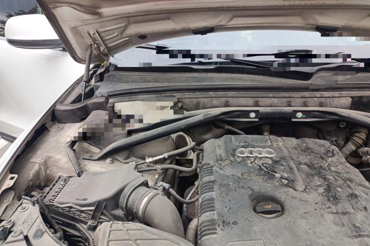 Used Audi Q5 2013 40 TFSI Comfort Edition Engine Bay Right