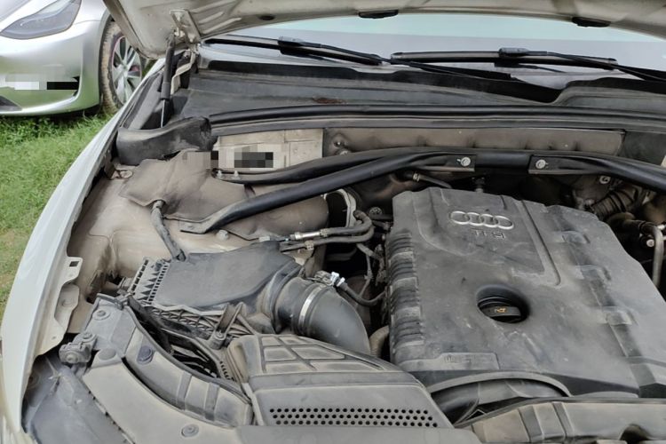 Used Audi Q5 2013 40 TFSI Technology Edition Engine Bay Right